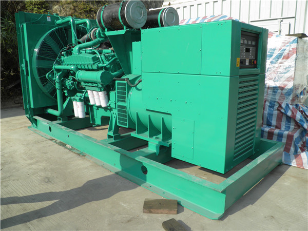 镇巴出租发电机-进口柴油发电机组与国产柴油发电机组的区别