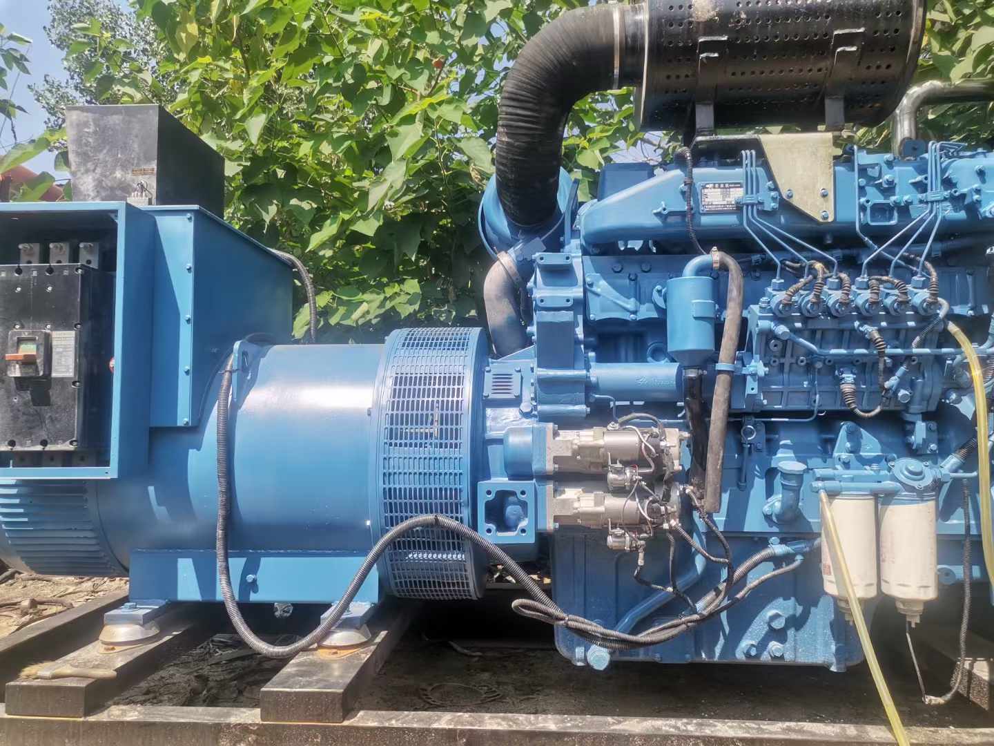 镇巴详细说明降低 800kW 柴油发电机输出电流波动的方法