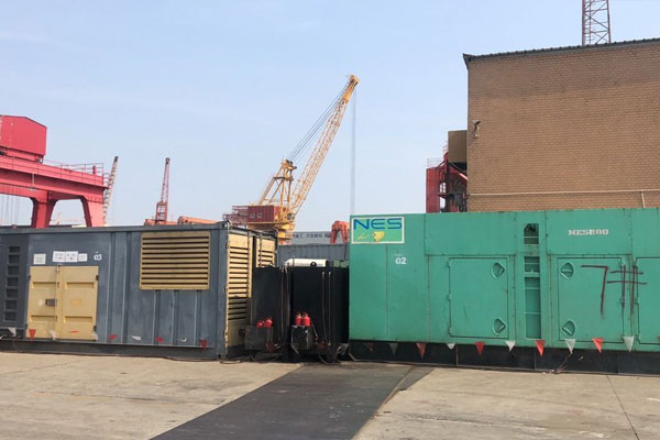 镇巴发电机出租空气滤清器的清洁频率是多少？