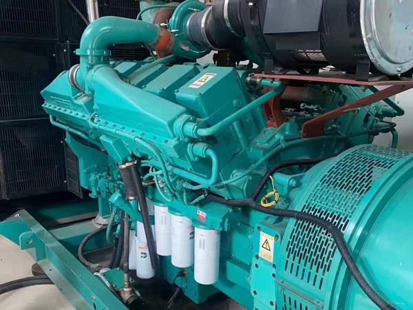 镇巴更换100kW柴油发电机组机油时，需要注意哪些事项？